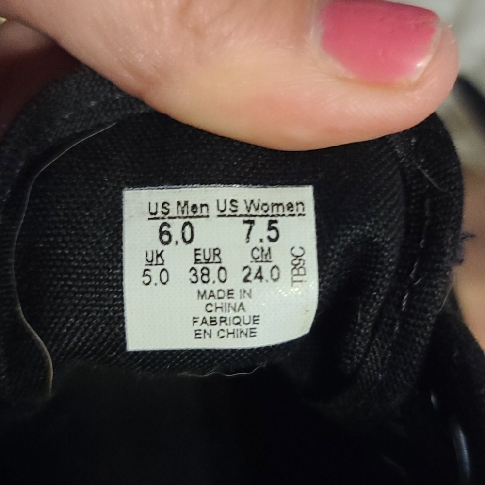 Vans - Picture 4 of 4
